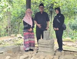 Situs Lingga Yoni Terlupakan di Tengah Tambang Pasir Tasikmalaya