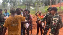 Aksi Sosial Satgas Yonif 403 Sambut HUT ke-80 TNI Di Papua Selatan