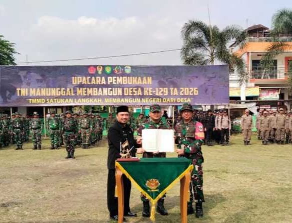 TMMD ke-129 Resmi Bergulir, Kemanunggalan TNI-Rakyat Bangun Desa Parungponteng