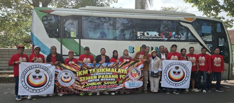 IKM Tasikmalaya Hadir Langsung Dukung Semen Padang FC Hadapi PSPS Pekanbaru  ‎