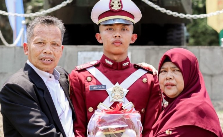 Dua Kali Gagal, Putra Petani Majalengka Akhirnya Wujudkan Mimpi Jadi Taruna Akpol